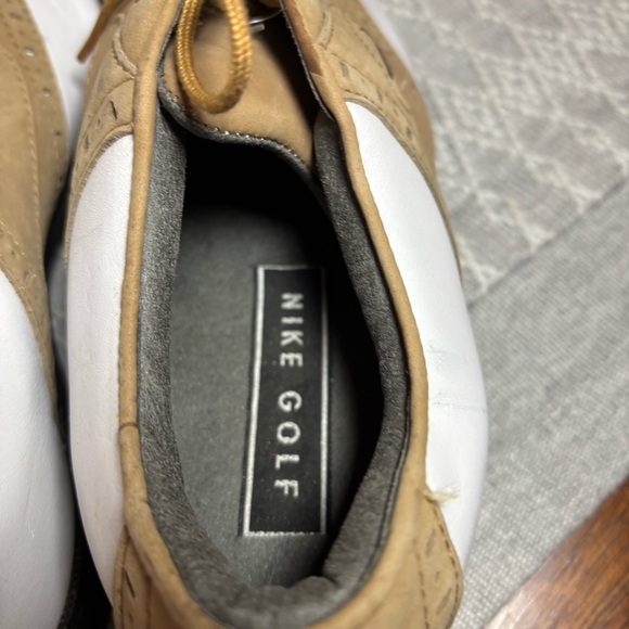 NIKE AIR GOLF SHOES # 950204- White w/Tan Saddle - Women’s Size 6.5. Metal spike - Picture 6 of 11